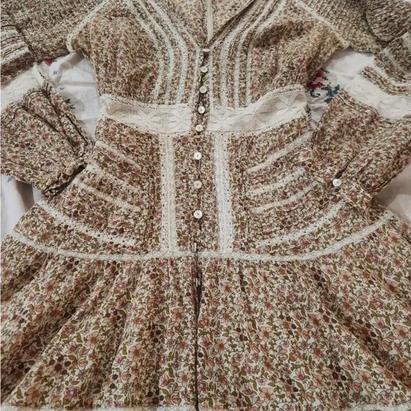 Veronica Beard Cream Brown green pink Mini Dress lace tiered l/s sz 8 - Picture 4 of 7